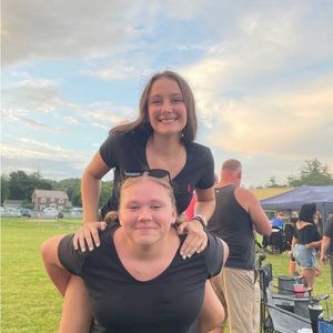 Meet your Posher, Ava